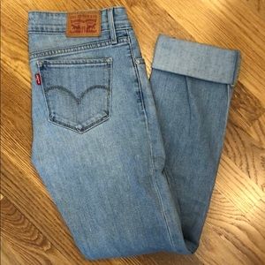 712 slim Levi’s jeans